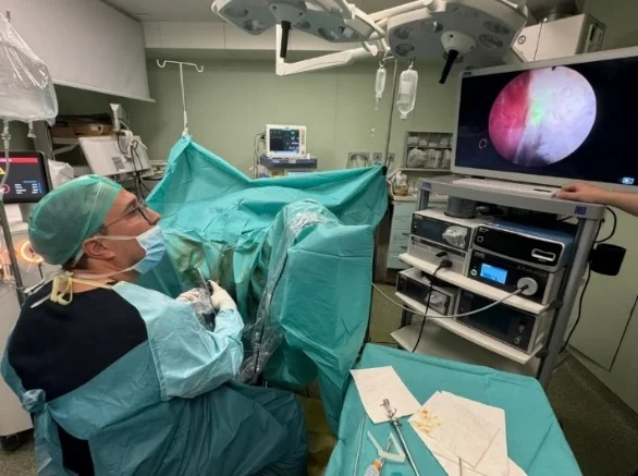 χειρουργείο με μεθοδο HOLEP σε υπερπλασια προστατη ουρολογος κεντρο Θεσσαλονικη Δροσος